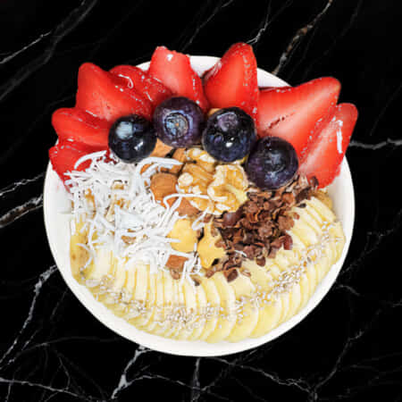 ストロベリーボウル｜川口市でドーナツ・アサイーボウルのデリバリー・テイクアウトなら黒墨商店