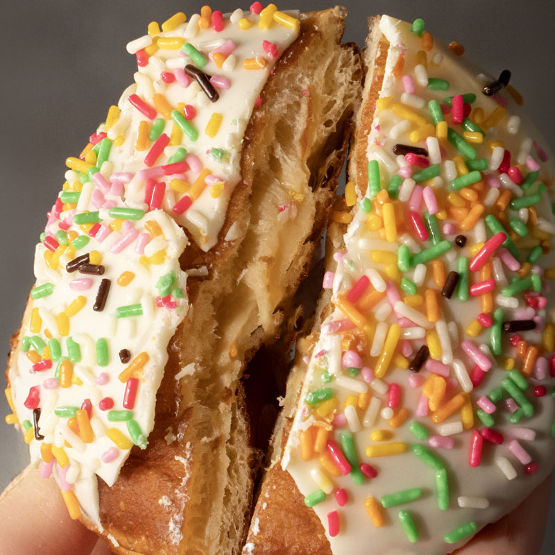 レインボー生ドーナツ レインボー生ドーナツ|川口市でドーナツ・アサイーボウルのデリバリー・テイクアウトなら黒墨商店